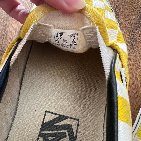 Custom made yellow vans - Picture 5 of 5
